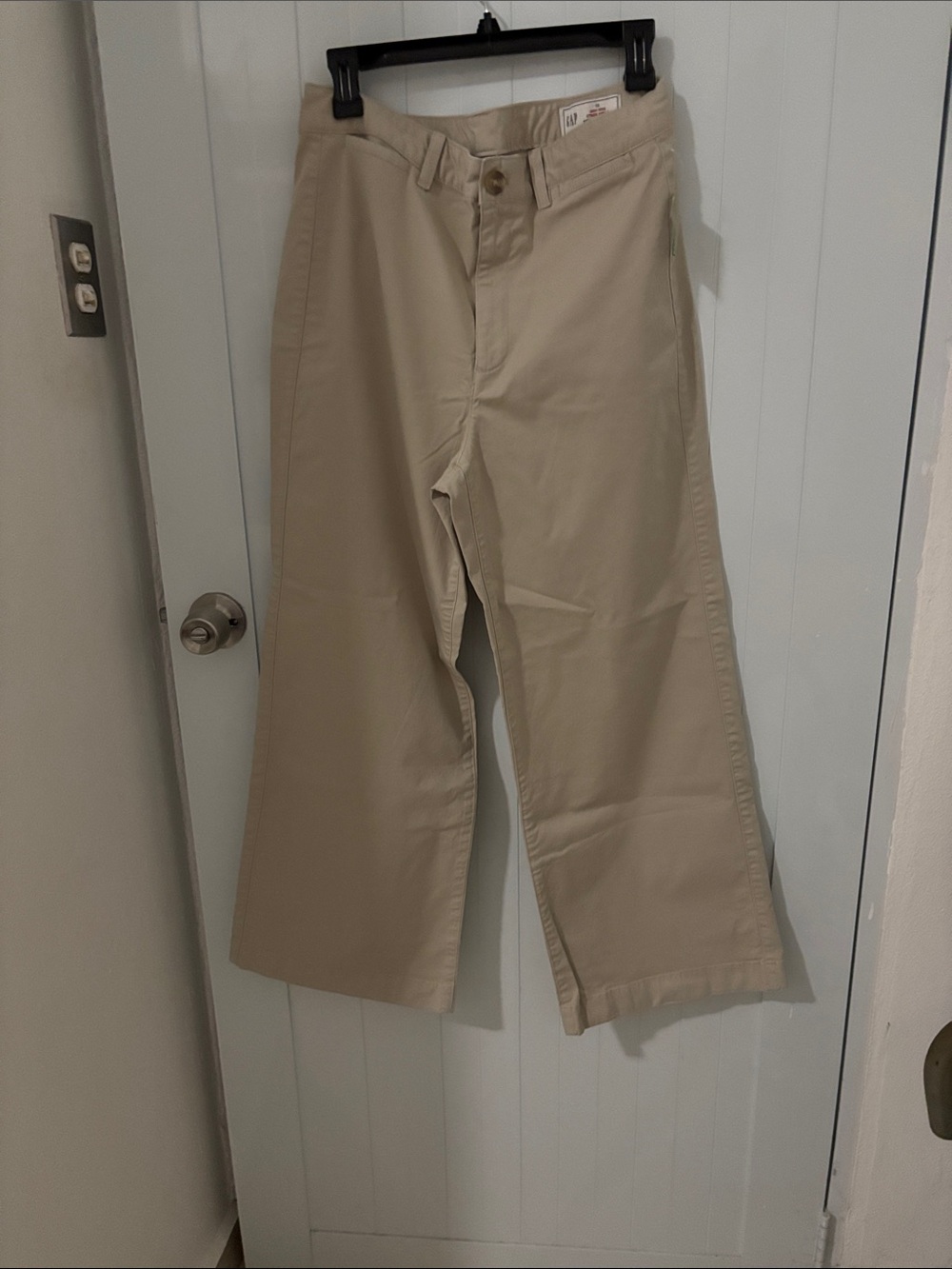 GAP Men's Khaki Straight-Leg Chinos - Light Tan